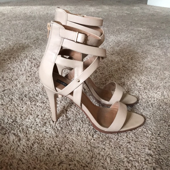 Nude Minimalist sandal - Picture 2 of 5
